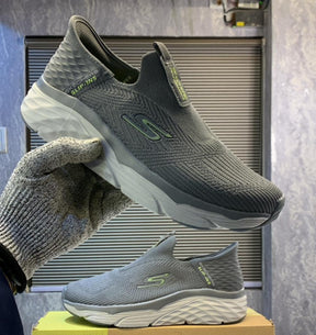 SKECHERS SLIP INS MAX CUSHIONING ADVANTAGEOUS