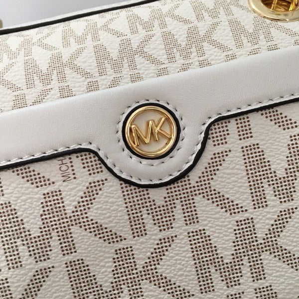 Michael  Kors  Blair  Boston  With  OG  Box  &  Dust  Bag  (22312  Beige  White)