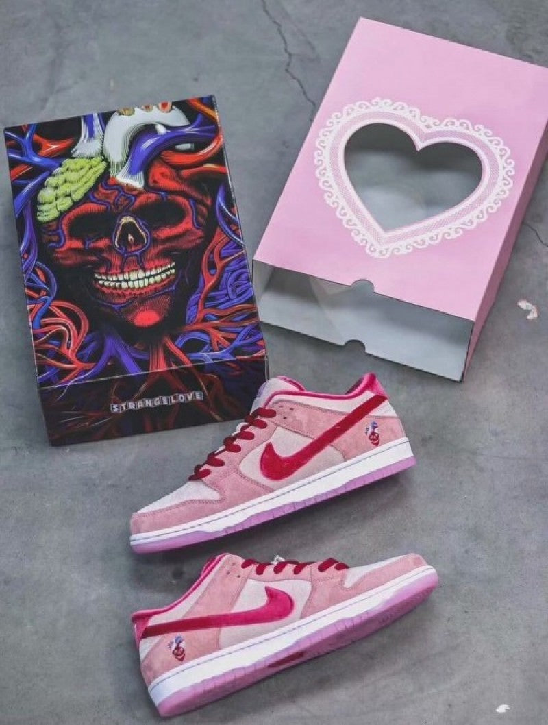 semi ua mens Nikee Sb Dunk Low Stranger Love OG Packing