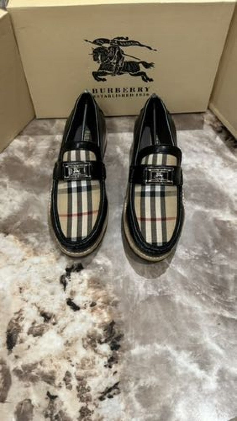 Burberr y Premium Black Loafer