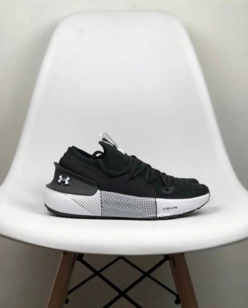 Unde r Armour Hover Phantom 3 Black White