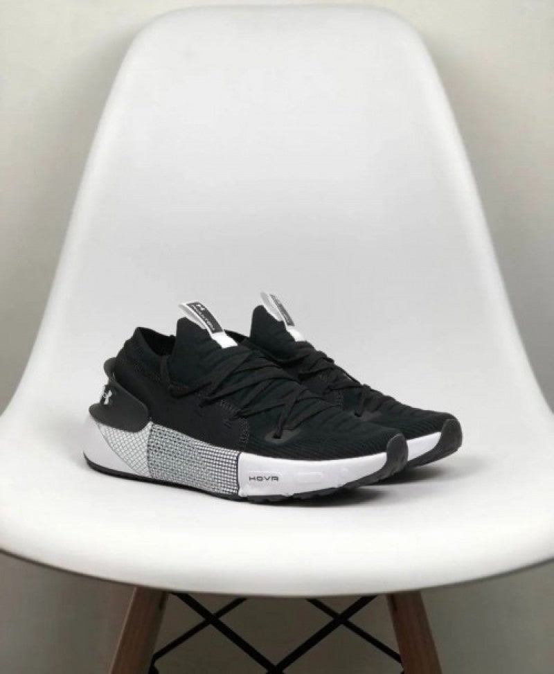 Unde r Armour Hover Phantom 3 Black White