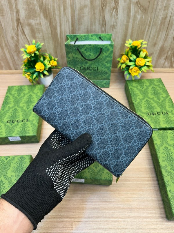 GUCCI LONG WALLET V689