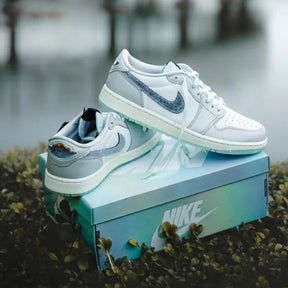 Nik e aj retro 1 year of snake