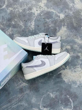 Nik e aj retro 1 year of snake