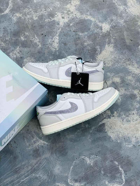 Nik e aj retro 1 year of snake