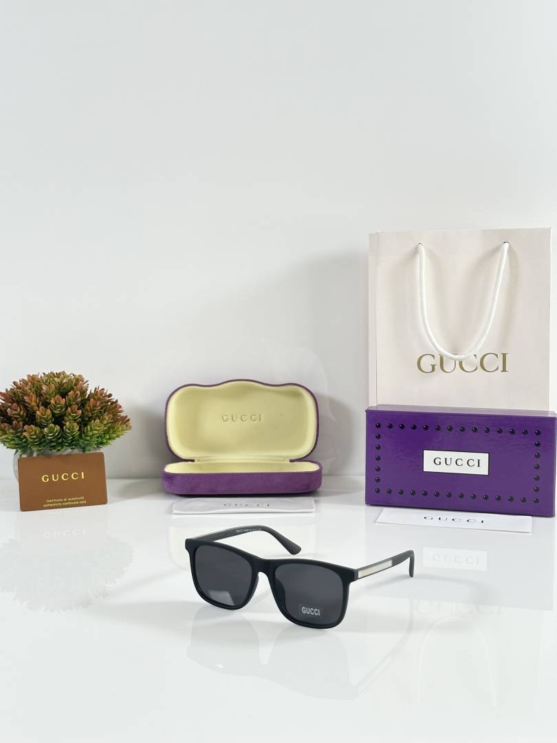 Gucci 0381 Mate Black