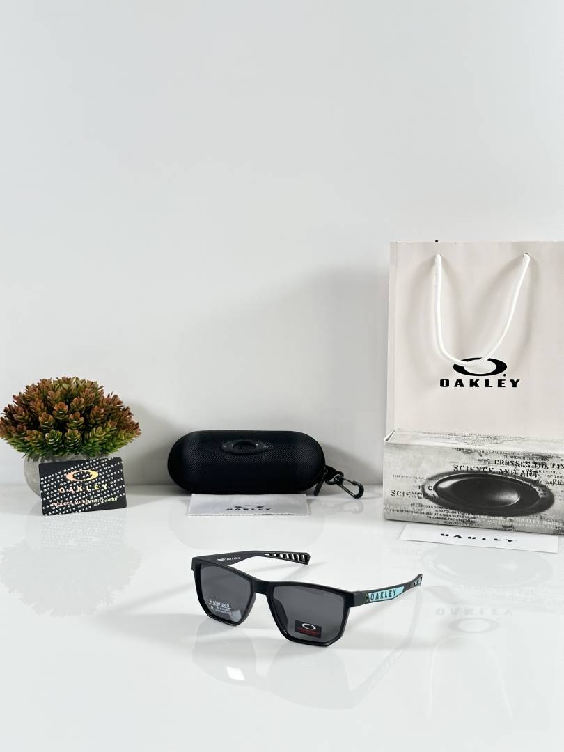 Oakley 3382 Black