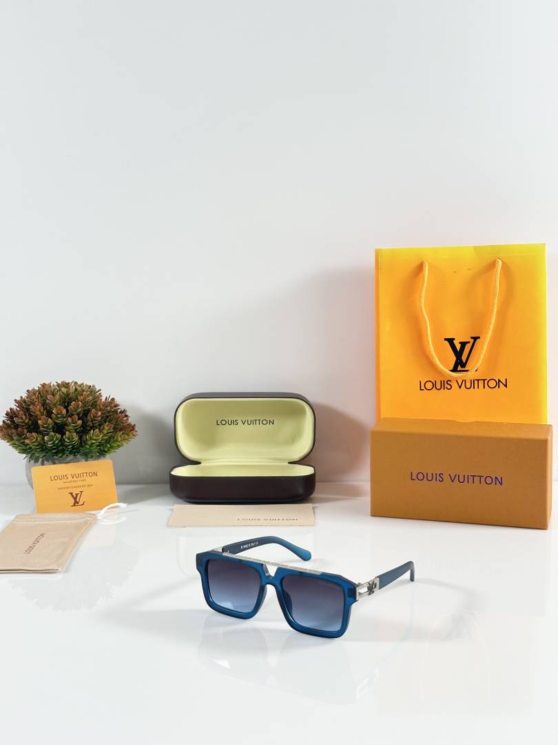Louis Vuitton 121 Blue
