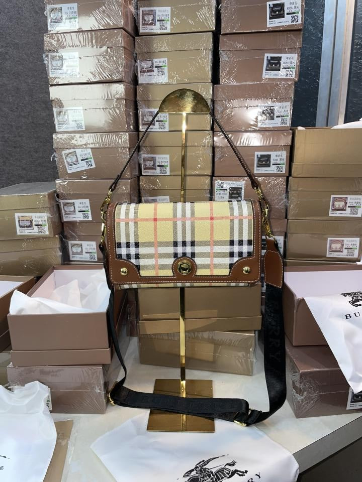 burberr  y vintage logo with box 385