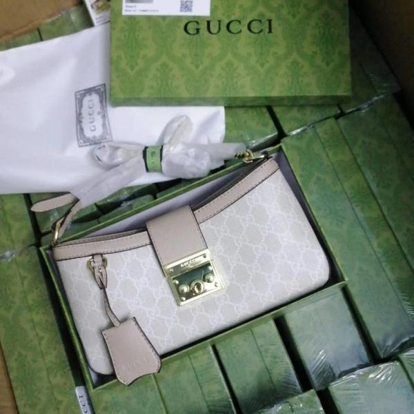 Gucci  Padlock  Beige  Small  Shoulder  Bag  With  OG  Box  &  Dust  Bag  88278  Beige