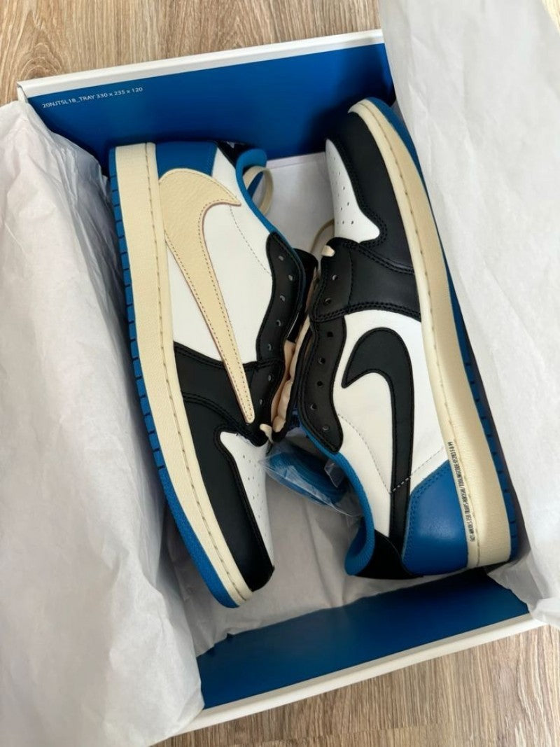 Air Jordan RETRO 1 X TRAVIS SCOTT FRAGMENT SEMI UA