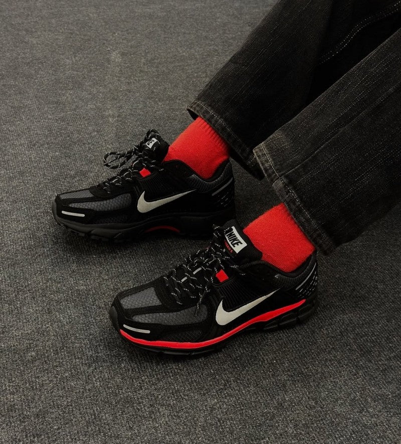 Nikee Zoom Vomero 5 "Bred Black" #575