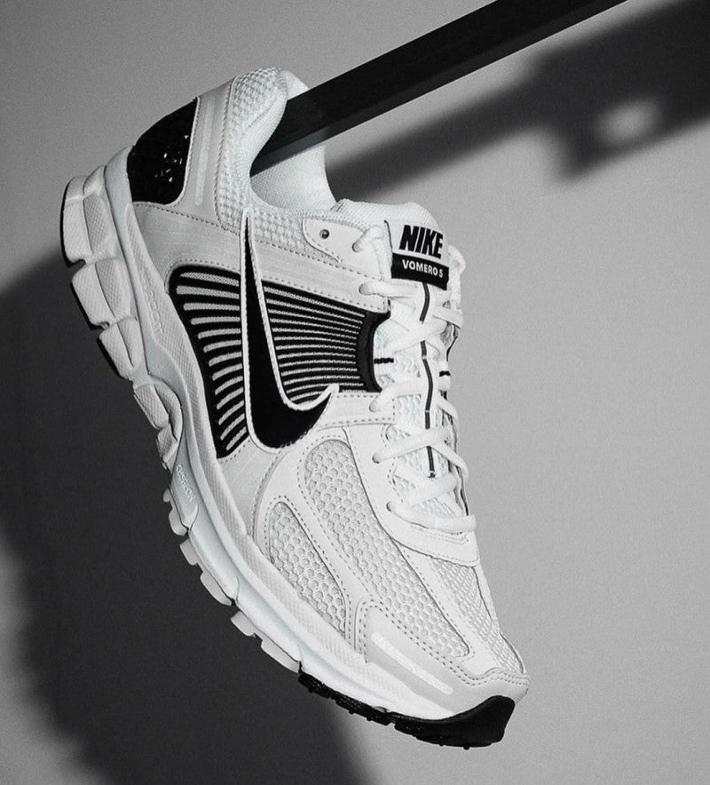 Nikee Zoom Vomero 5 "Panda" #576