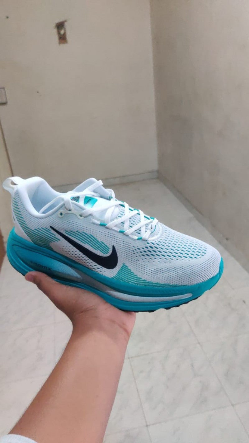 Nikee Vomero 18 Dusty Cactus