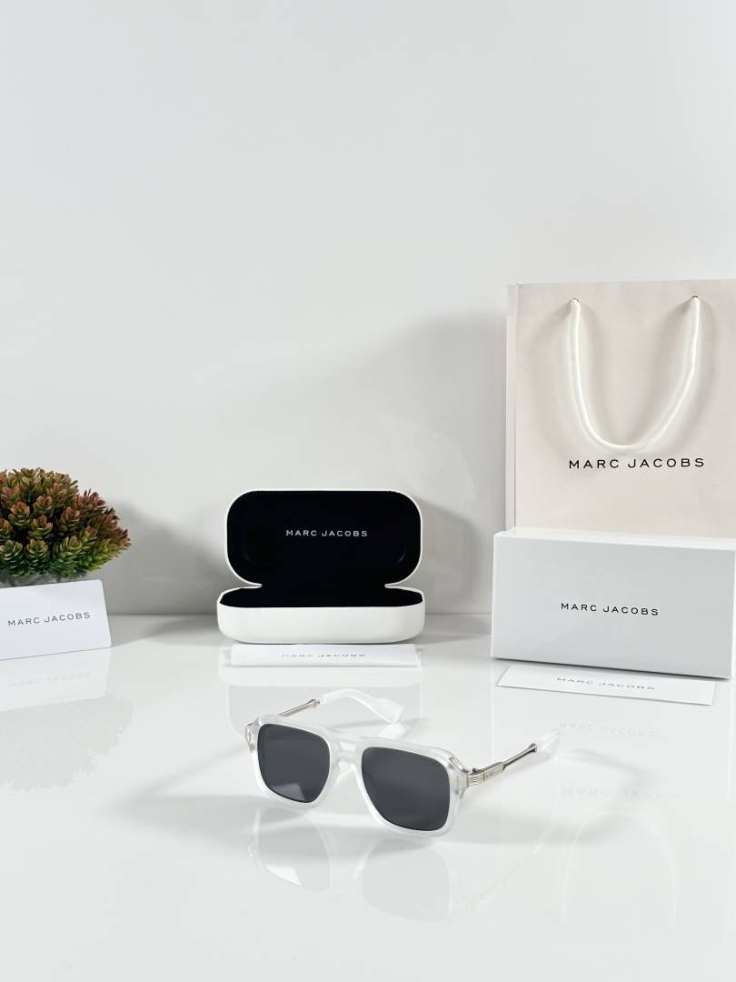 Marc Jacobs 1137 Ice Black