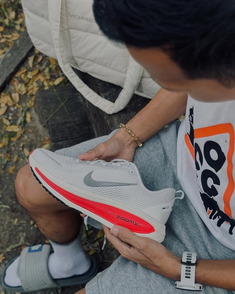 Nik.e Zoom Vomero 18 Siren Red