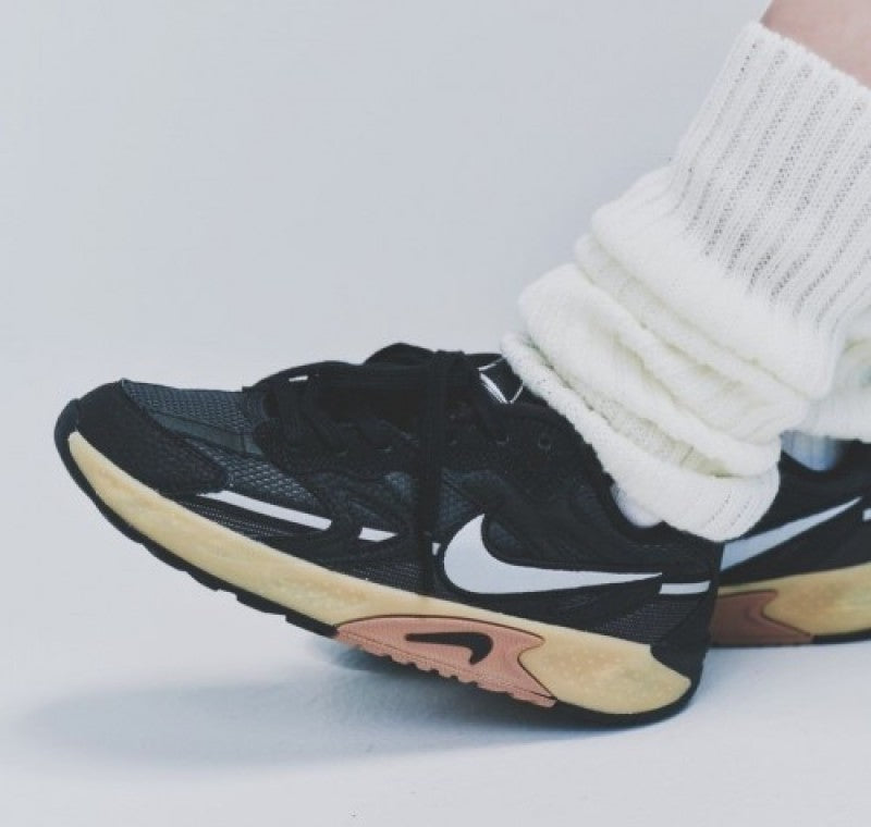 Nikee. Jam Electric Black Gum