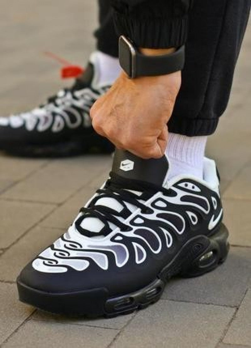 Nikee AirMax TN Plus Drift BlackWhite 596