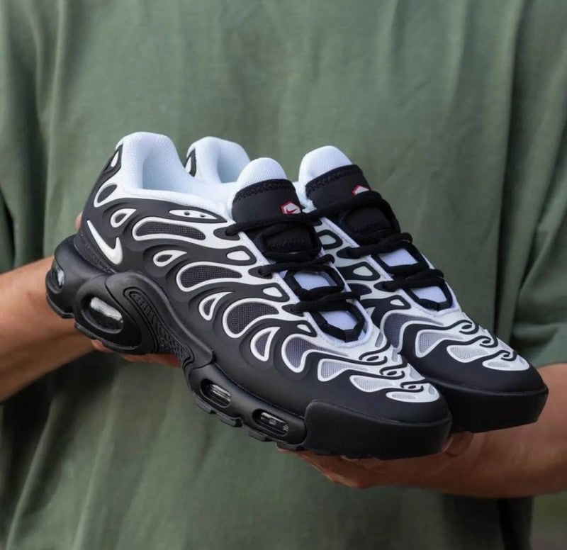 Nikee AirMax TN Plus Drift BlackWhite 596