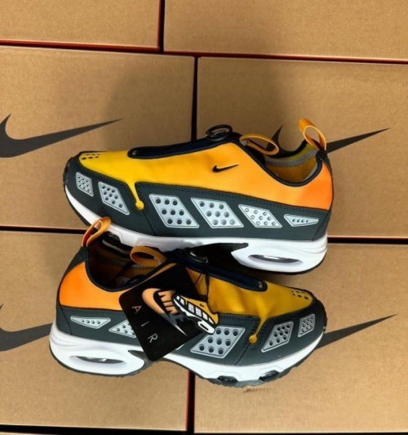 Nikee AirMax SNDR Canyon Gold