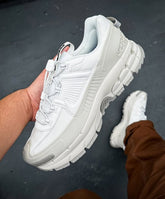 Nikee Zoom Vomero 5 Roam Light Bone