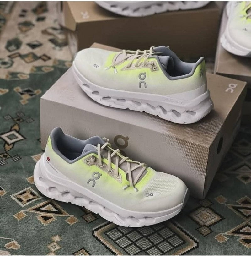 ON Cloud tilt Lime Ivory