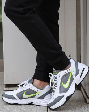Nikee Air monarch iv trainers x white cool grey