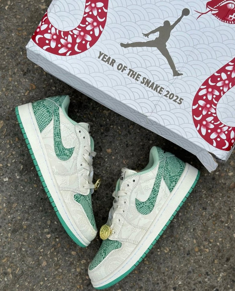 E Air jordan 1 low year of the snake 2025