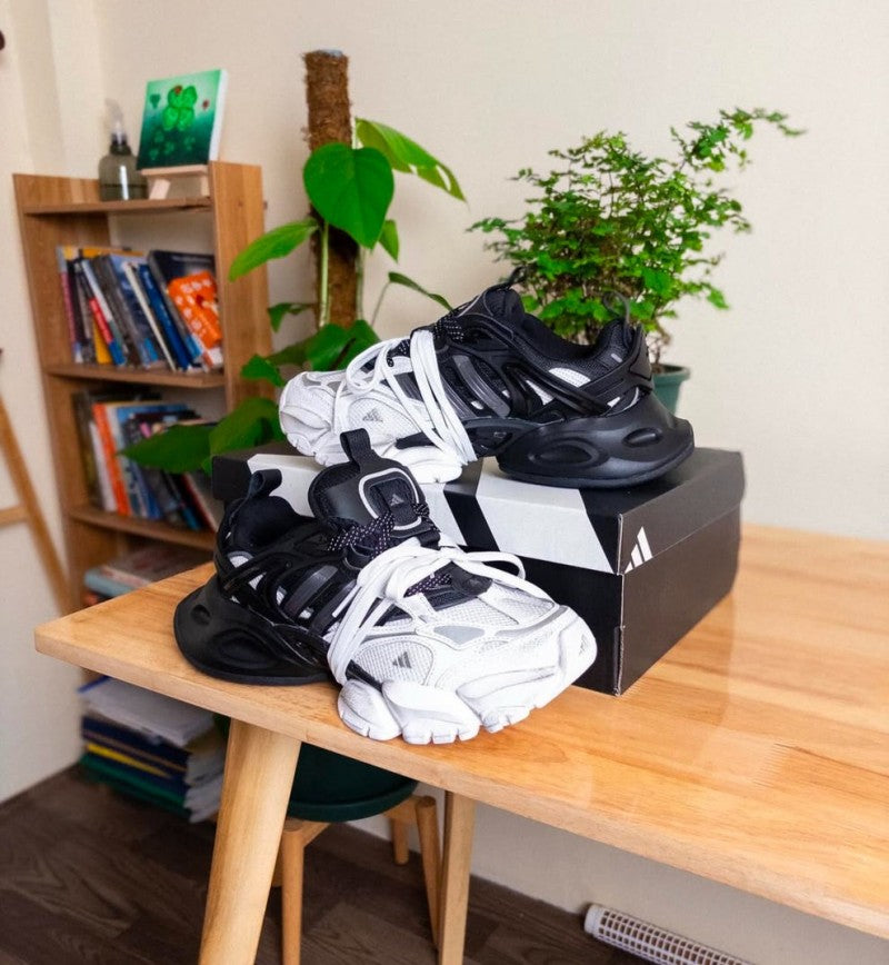 Adidass XLG Runner "Deluxe White Black" #635