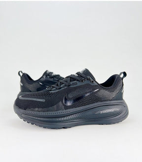 Nikee Vomero 18 "Triple Black" #641