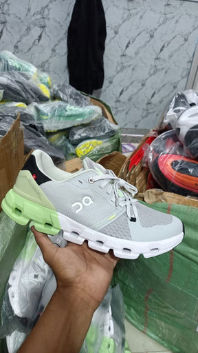 On CloudFlyer 4 "Grey" #648