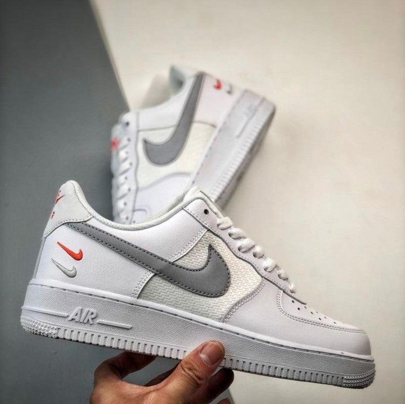 E Airforce 1 white double swoosh