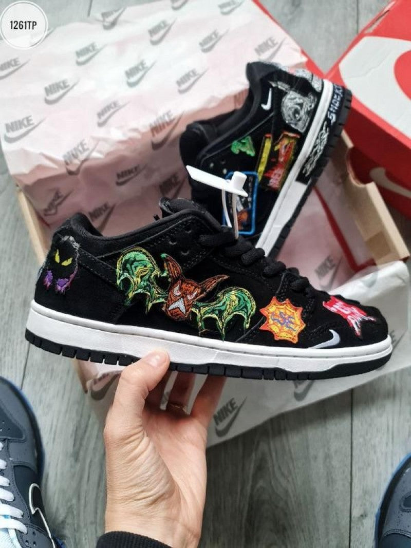 Nikee sb dunk low neckface