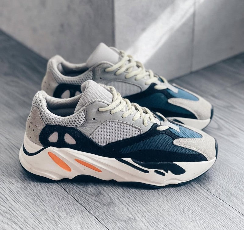 Adida ss Yeezy 700 Wave Runner