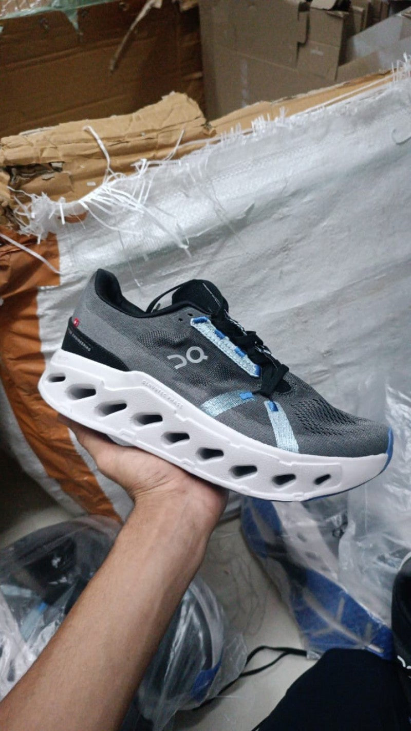 ON RUNNING CLOUD ECLIPSE GREY