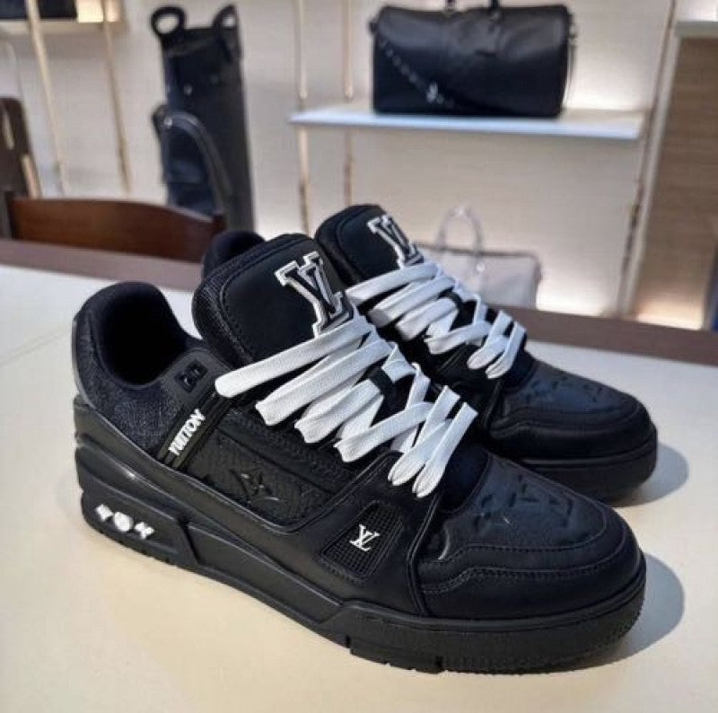 Louiss vuitton trainer all black