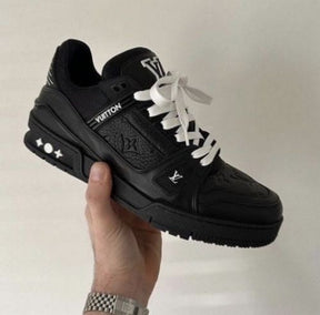Louiss vuitton trainer all black