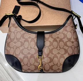 Coach  hamptons  hobo  bag  with  og  box(apricot  black)