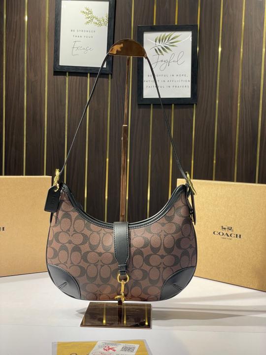 Coach  hamptons  hobo  bag  with  og  box(coffe)