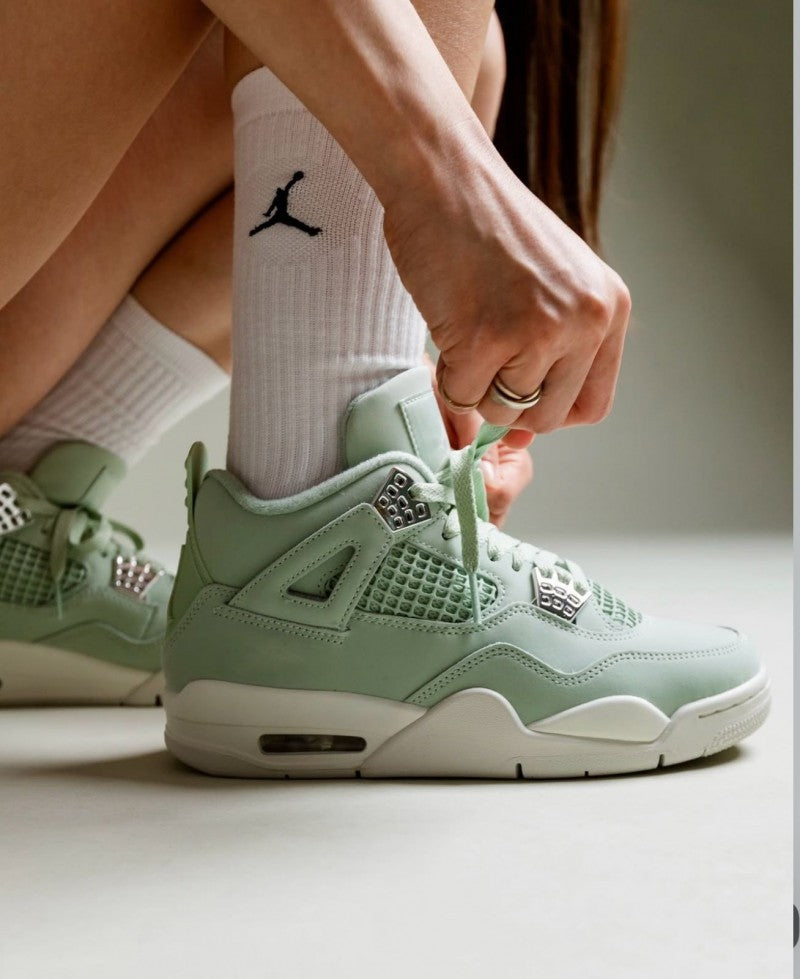 Air Jordan Retro 4 Abundance