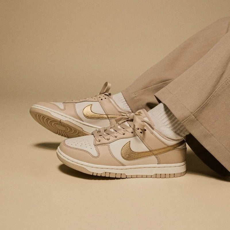 Nik ee Dunk Low Phantom Metallic Gold 107
