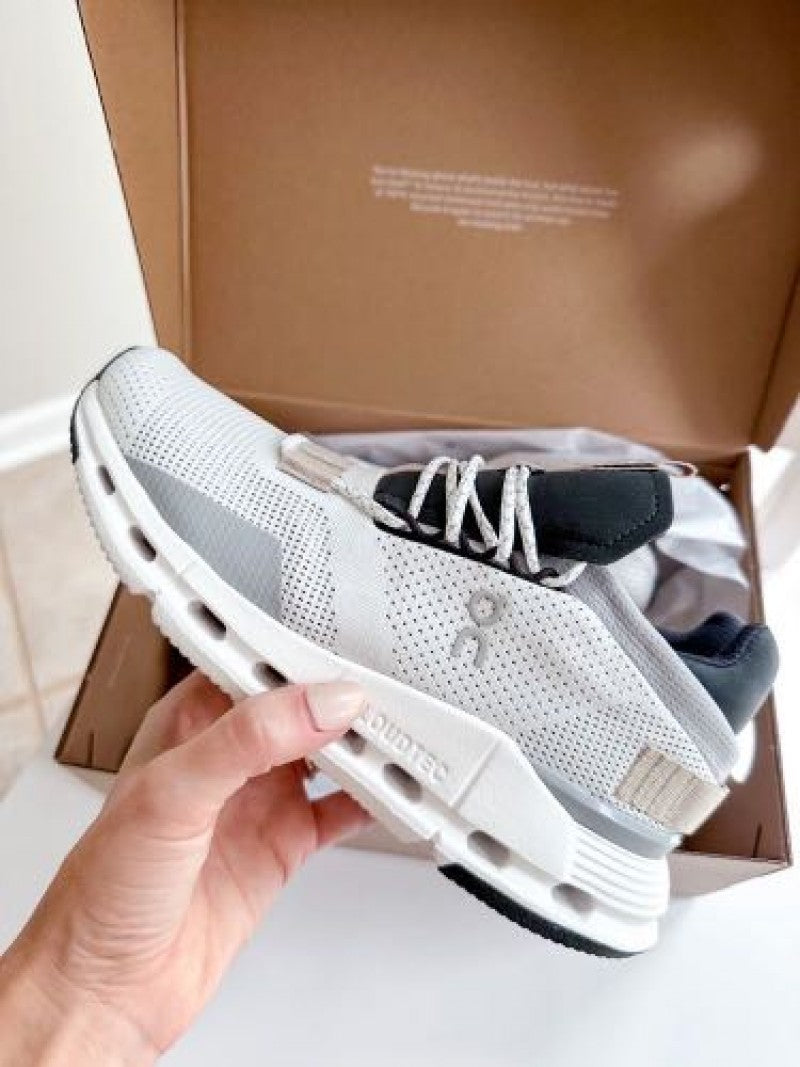 On Running Cloudnova 5 White sand