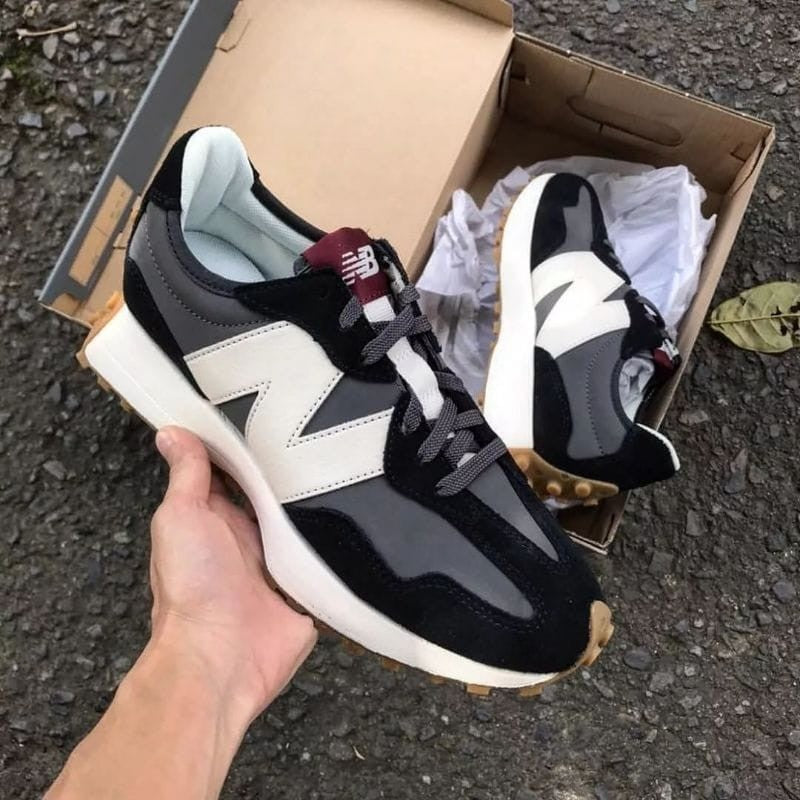 NEW BALANCE 327 MOONBEAM BLACK GUM