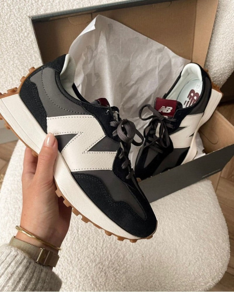 NEW BALANCE 327 MOONBEAM BLACK GUM