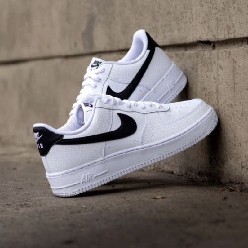 Nik e Airforce 1 low white black swoosh