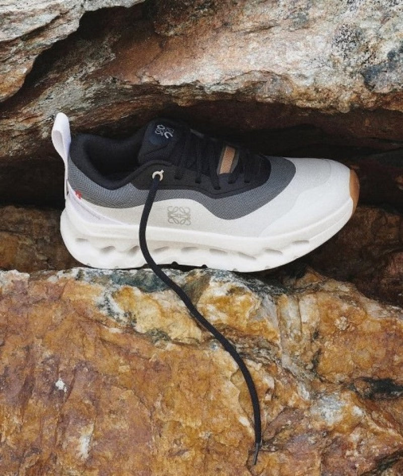 Oncloudtit X Loewee Black White As2