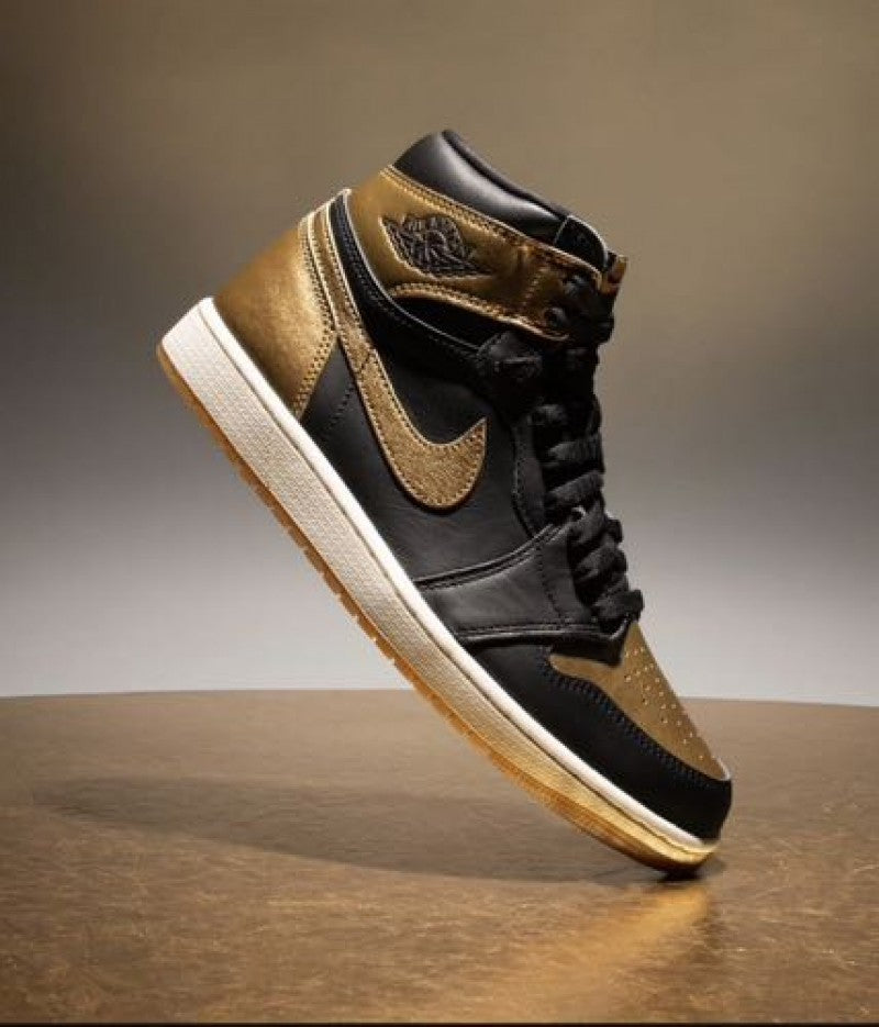 NIK EE Air JORDAN 1 HIGH BLACK AND GOLD SEMI UA