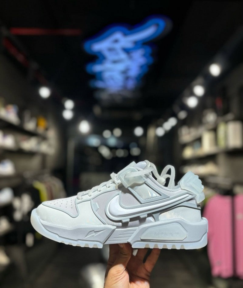 nikkee x RTFKT dunk low genesis ghost edition