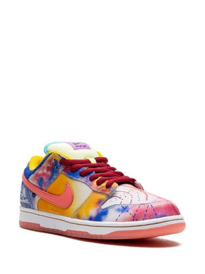 Nik.e SB Dunk Low Friends Family